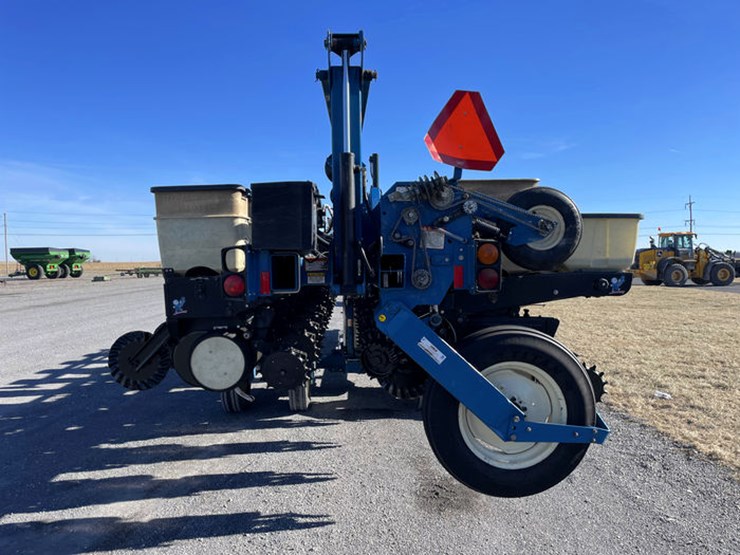 1998-kinze-2600-image-4