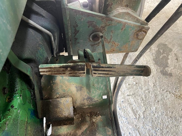 john-deere-2040-image-29