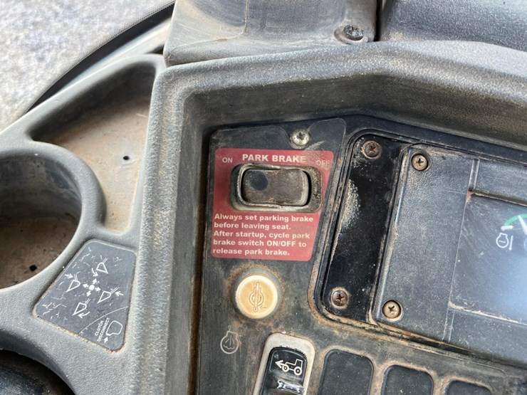 deere-410g-image-28