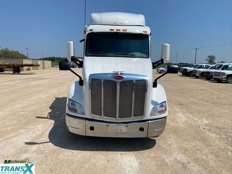 2019-peterbilt-579-image-13