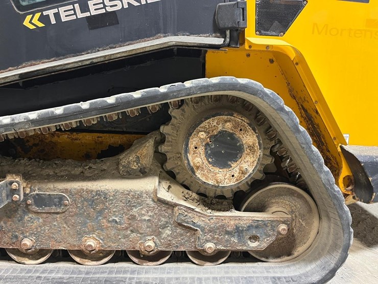 2018-jcb-3ts-8t-image-15