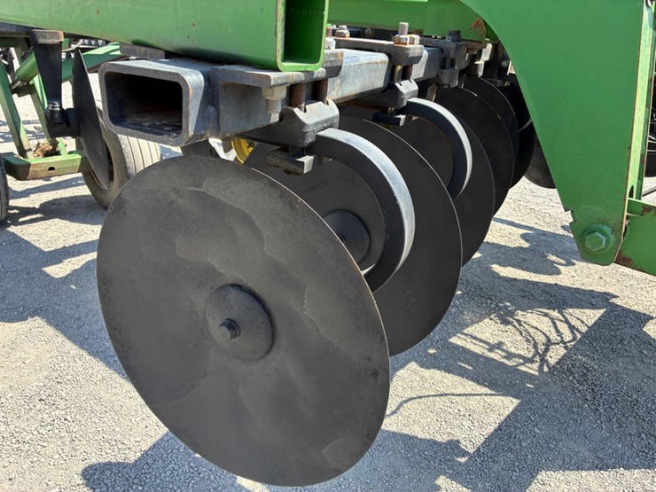john-deere-2700-image-2