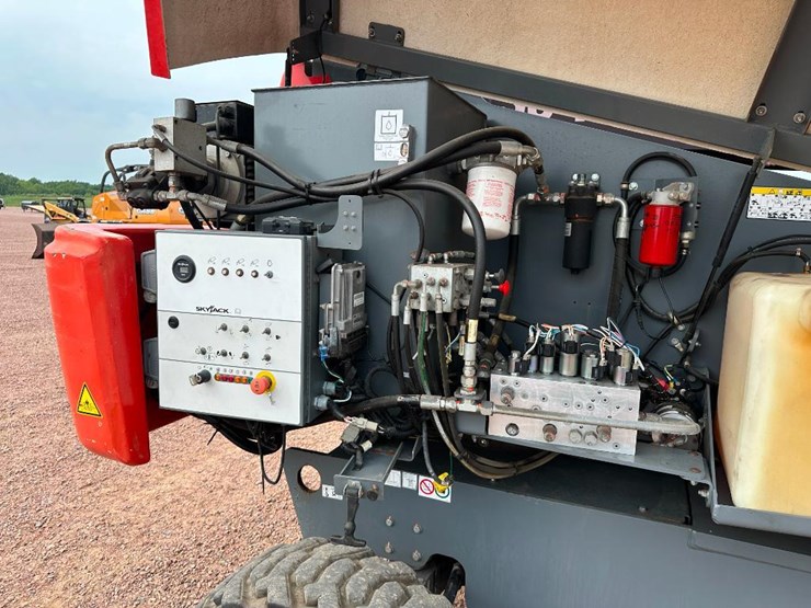 2019-skyjack-sj45t-image-37