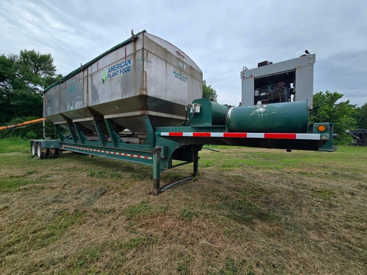 2013-doyle-dry-fertilizer-tender-trailer---kubota-diesel,-3-stainless-compartments,-side-discharge-image-17