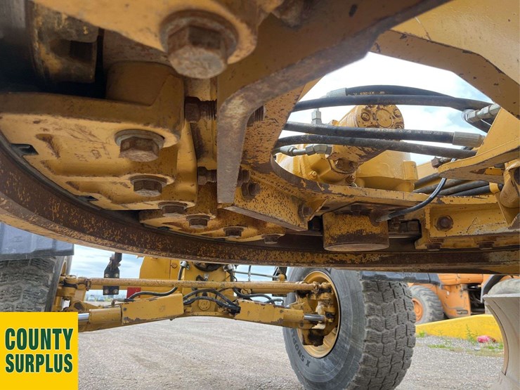 2015-caterpillar-14m-image-11
