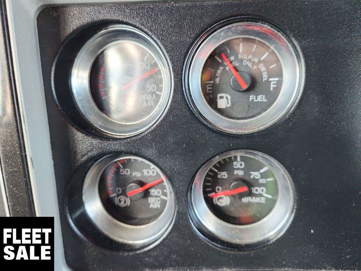 2014-kenworth-t660-image-13