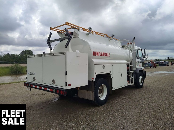 2007-gmc-t8500-image-4