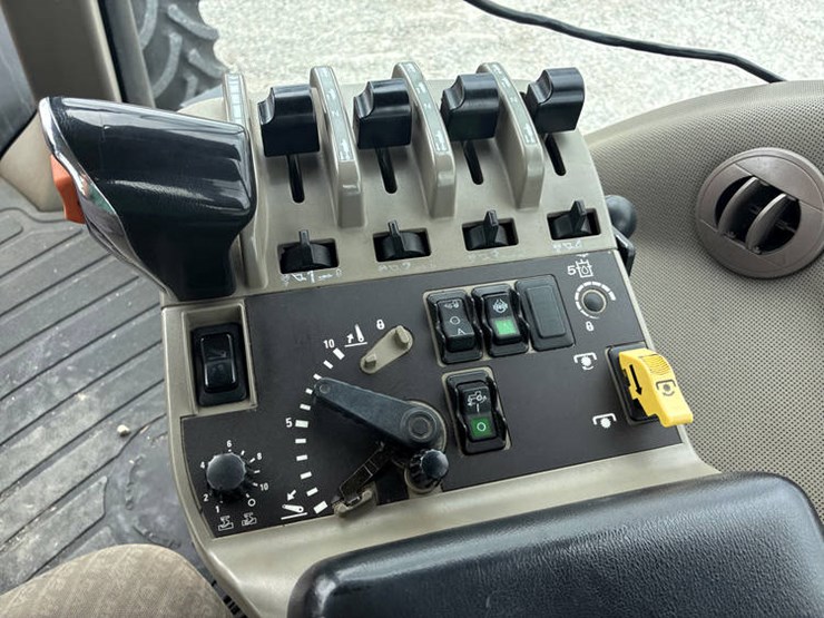 2002-john-deere-2630-image-84