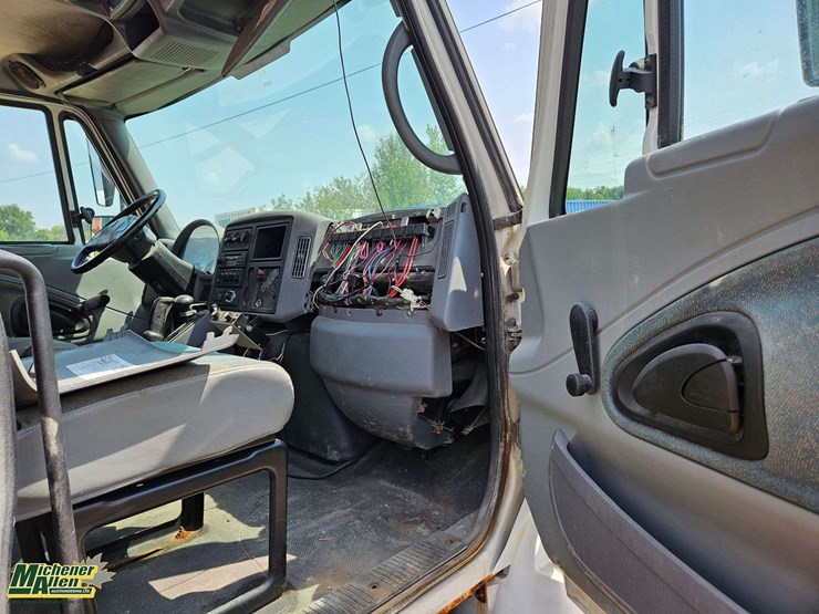 2006-international-durastar-4400-image-26