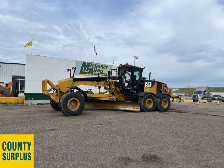 2015-caterpillar-14m-image-1