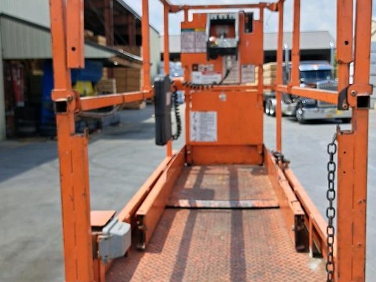 2016-jlg-2632es-image-17