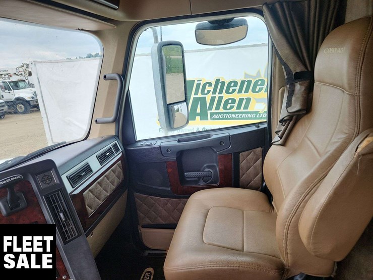 2012-freightliner-coronado-122-image-15