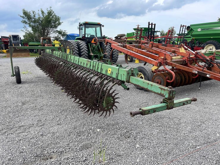 john-deere-400-image-1