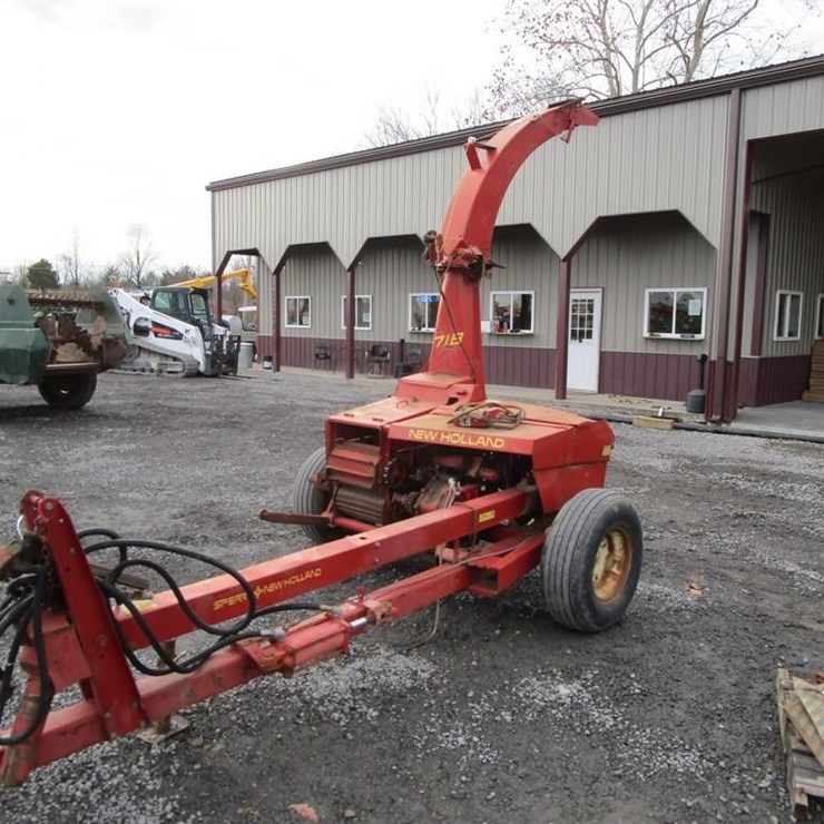 NEW HOLLAND 718
