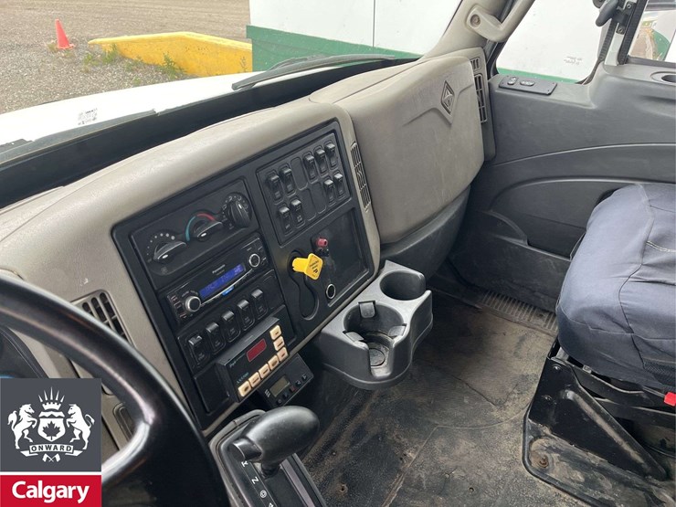 2012-international-durastar-4300-image-12