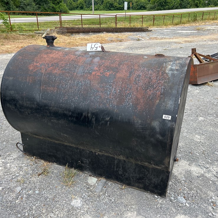 #54 • ROUND METAL TANK, 3’X5’