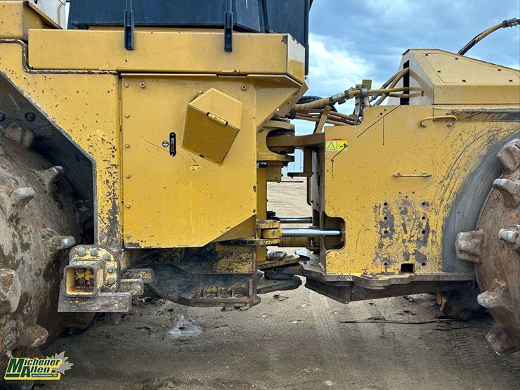 2016-caterpillar-836k-image-16