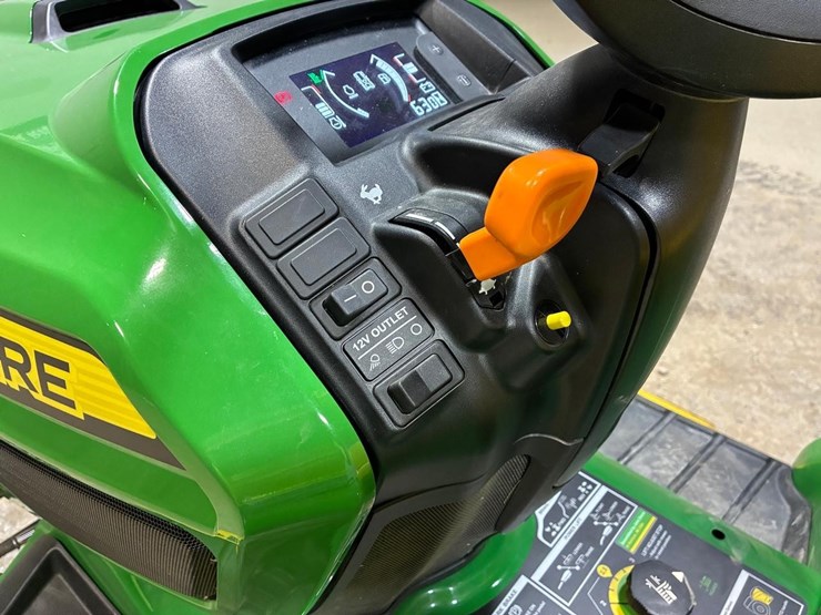 john-deere-x738-image-22