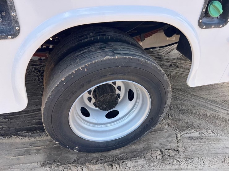 2015-ford-f450-xl-image-9