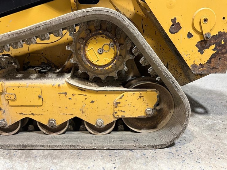 2021-caterpillar-259d3-image-15