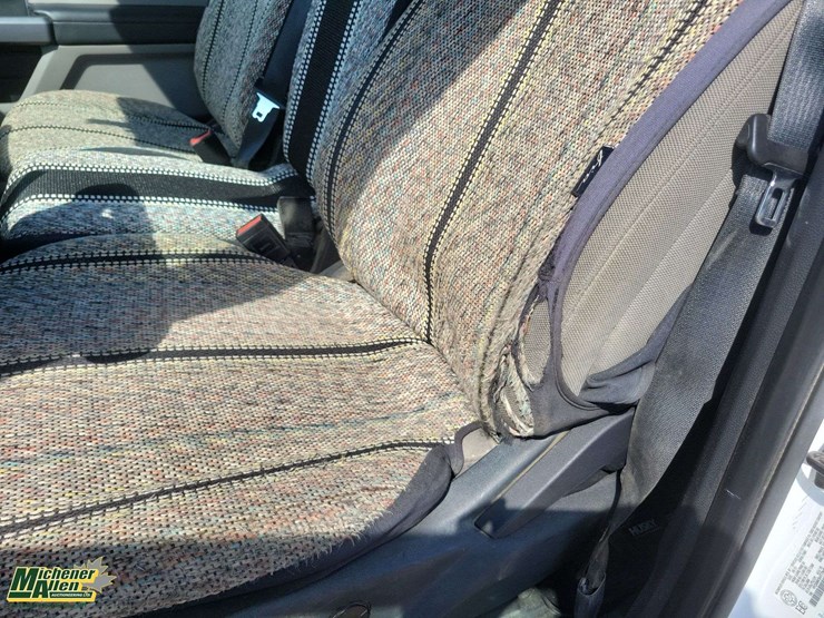 2022-ford-f550-image-30