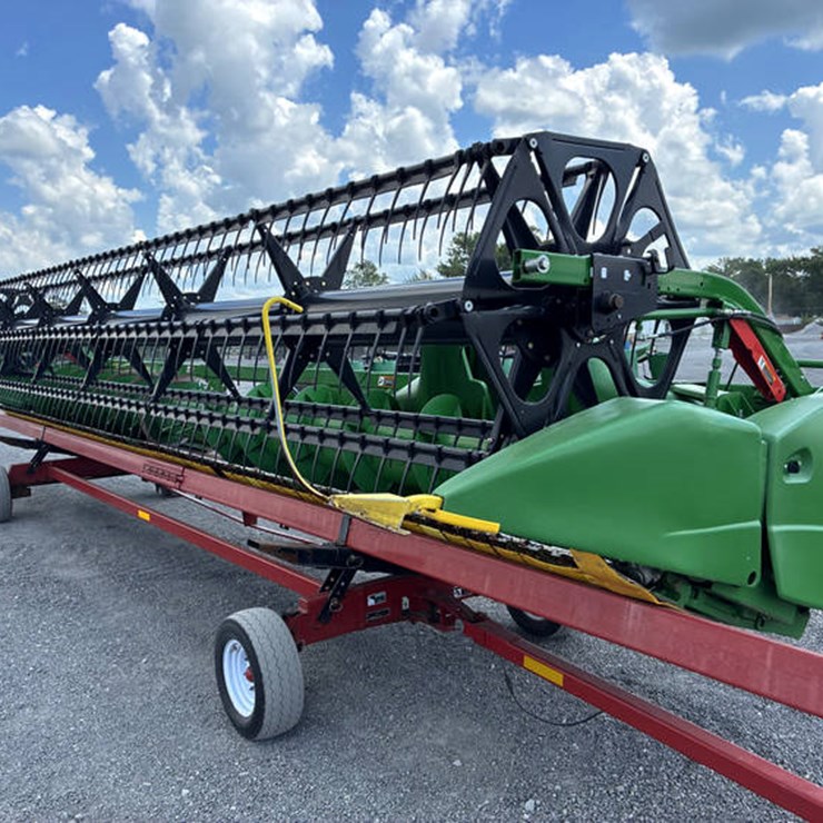 2016 JOHN DEERE 630F