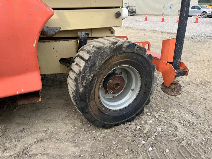 2005-jlg-4394rt-image-16