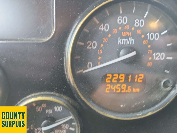 2020-peterbilt-520-image-21