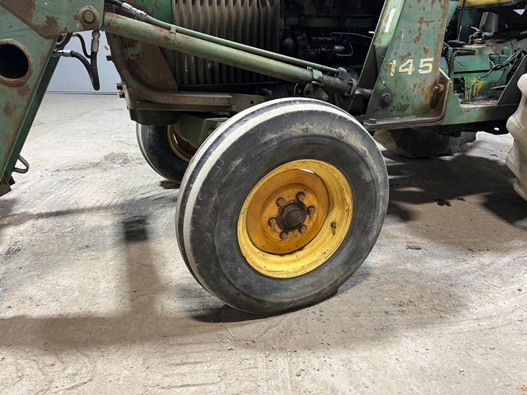 john-deere-2040-image-12