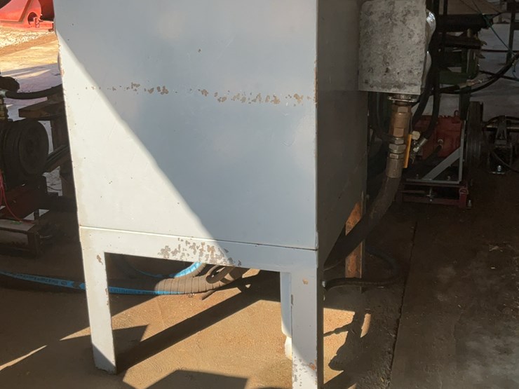 #117-•-lineshaft-with-hyd-pump-and-tank-image-2