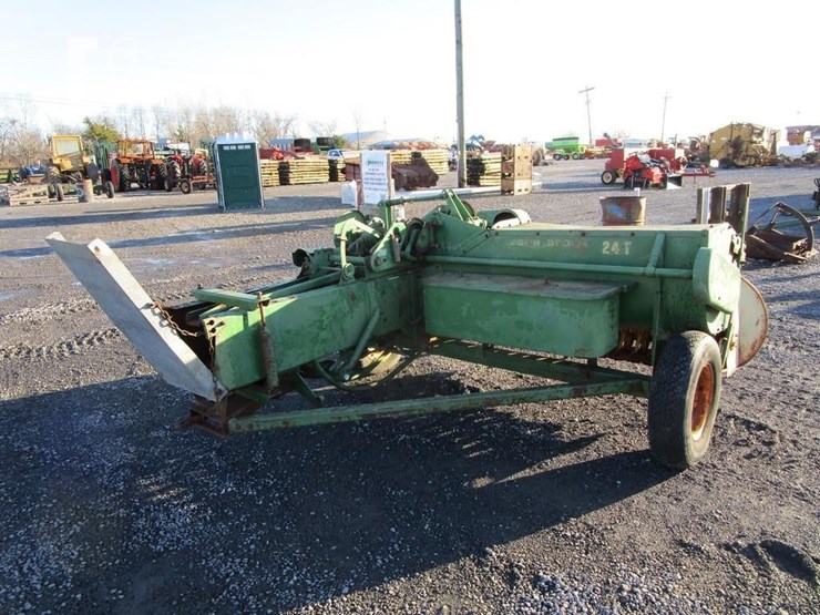 john-deere-24t-image-5
