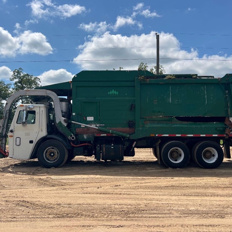 2014 MACK LEU613
