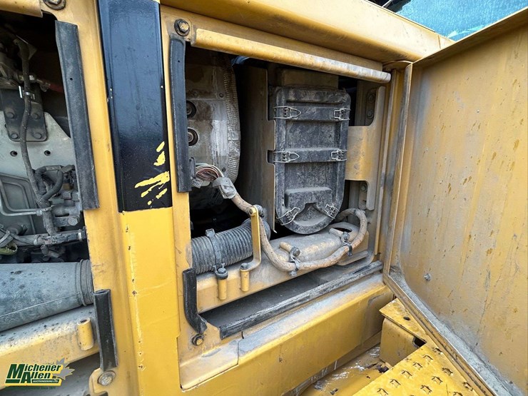 2016-caterpillar-836k-image-32
