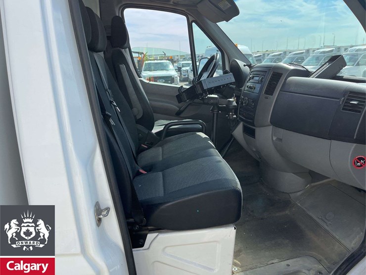 2010-mercedes-benz-sprinter-3500-image-13