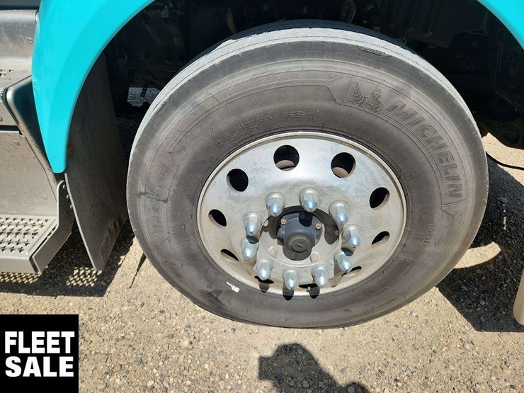 2019-peterbilt-579-image-16