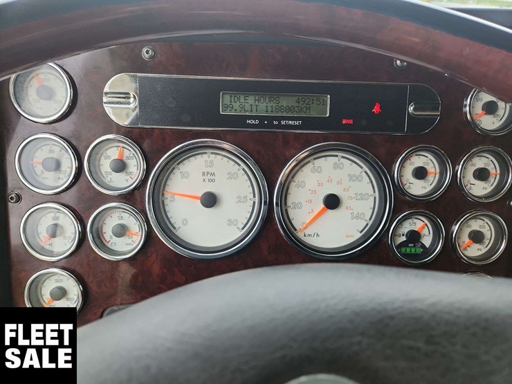 2012-freightliner-coronado-122-image-11