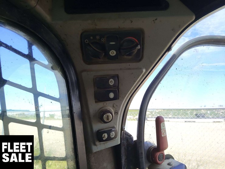 2019-caterpillar-262d-image-12