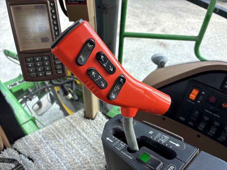 2003-john-deere-4710-image-94