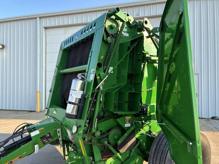 2019-john-deere-560m-image-54