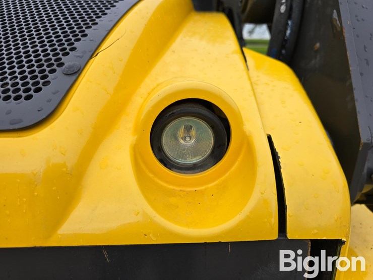 2016-new-holland-l228-image-12