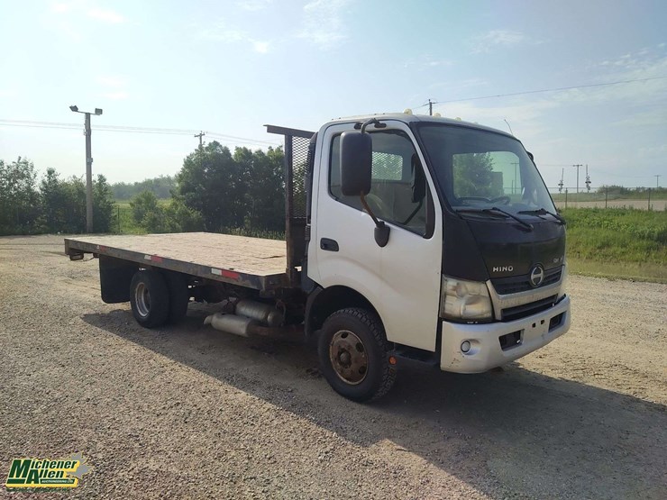 2012-hino-155-image-2