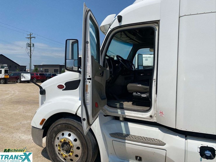 2019-peterbilt-579-image-50