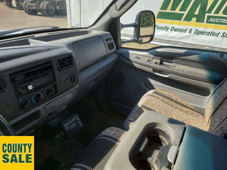 2003-ford-f550-image-19