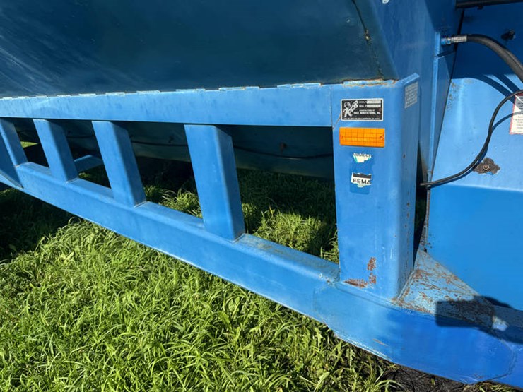 1997-kinze-840-image-8