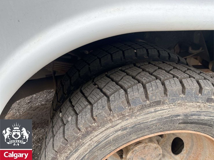 2014-ford-f550-image-16