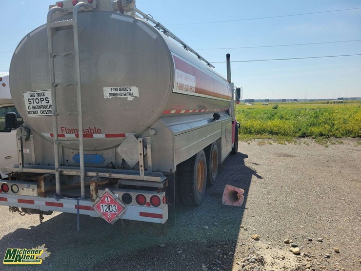 2002-sterling-lt9500-image-3