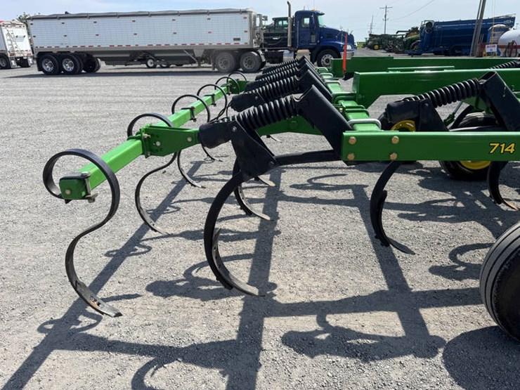 john-deere-714-image-7