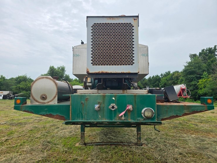2014-doyle-dry-fertilizer-tender-trailer---kubota-diesel,-3-stainless-compartments,-side-discharge-image-19