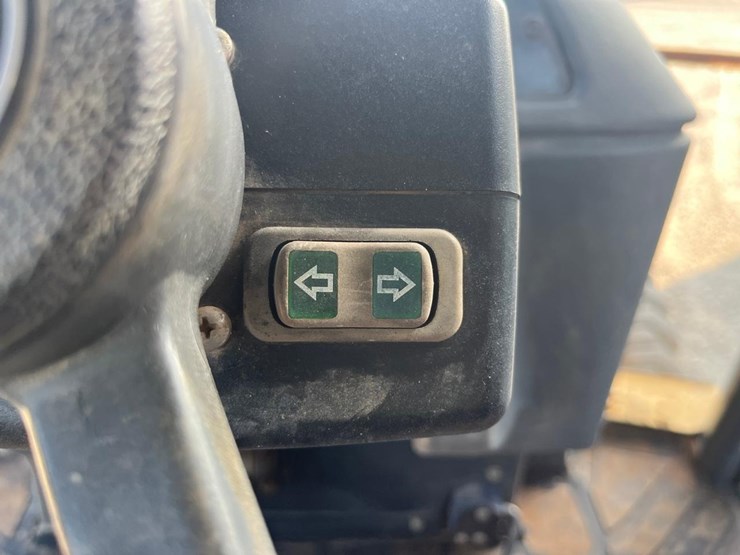 deere-410g-image-38
