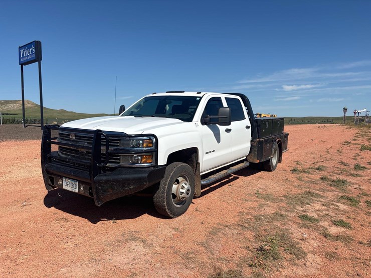 2015-chevrolet-k3500hd-image-1